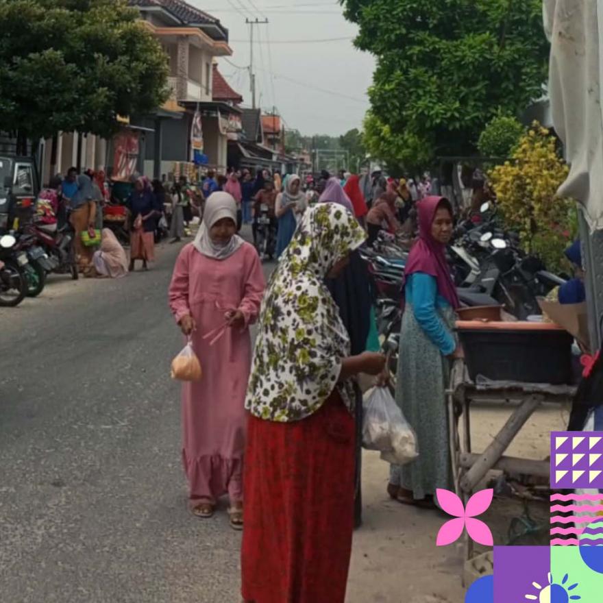 Pasar Pinggir Jalan di Desa Tanjung Tawarkan Aneka Dagangan Hingga Ikan Segar